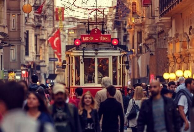 Taksim'in En Eski Şahitleri: Tarihi Beyoğlu Pasajları
