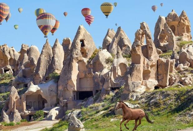 Kapadokya’da Masalsı Yılbaşı Gecesi: Yılbaşına Özel Otel Programları