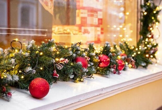 Yılbaşı Süslemeleri ile Ünlü Kafeler