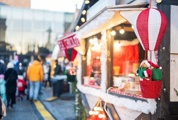 Karşıyaka’da Yeni Yıl Coşkusu: Geleneksel Yeni Yıl Pazarı Başlıyor!