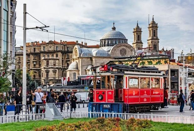 Hikayeleriyle Yaşayan Beyoğlu’nun 10 Tarihi Binası
