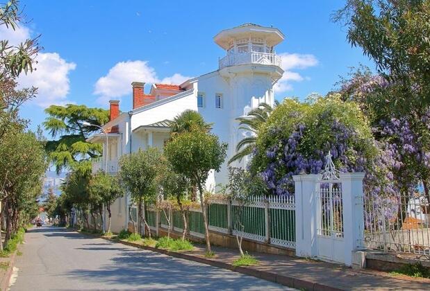 Şakir Paşa Ailesi Dizisi Nerede Çekildi? Büyükada Gezi Rehberi