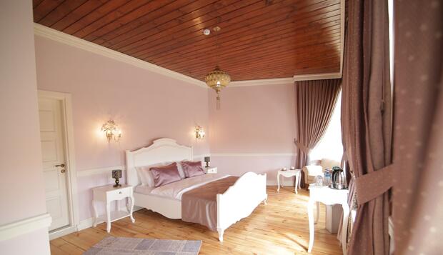Görsel 1 : Vanilya Butik Otel, Kırklareli, Deluxe Tek Büyük Yataklı Oda, Bahçe Manzaralı, Oda