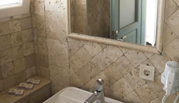 Görsel 12 : Alacati Sardunya Hotel, Çeşme, Traditional Oda, Banyo Lavabosu