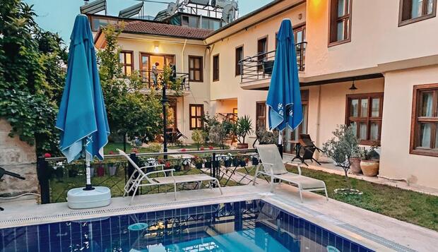 Pera House Kaleici, Antalya, Otelin ön cephesi