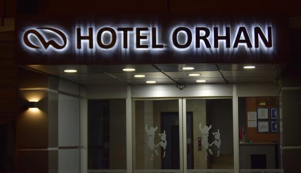 Görsel 2 : Otel Orhan, Aydın, Otelin Önü - Akşam/Gece