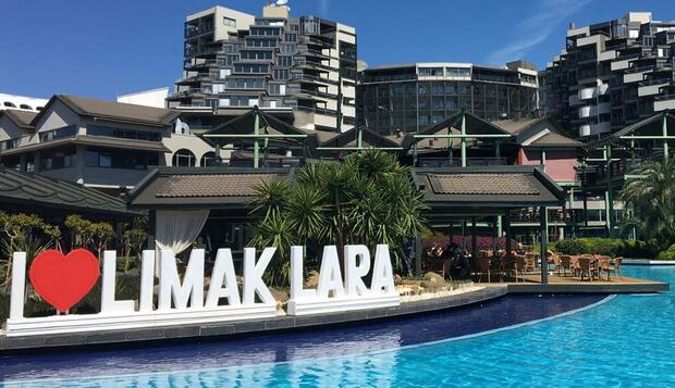 Görsel 2 : Limak Lara De Luxe Hotel - All Inclusive, Antalya, Otelin Önü