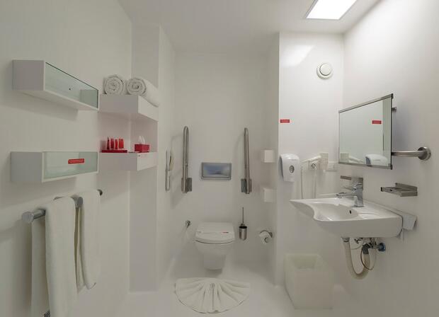 Görsel 39 : Engelli Odası Banyo