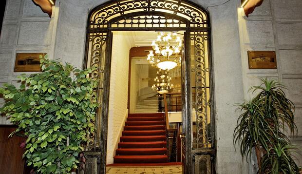 Görsel 2 : Atik Palace Hotel, İstanbul, Otel Girişi