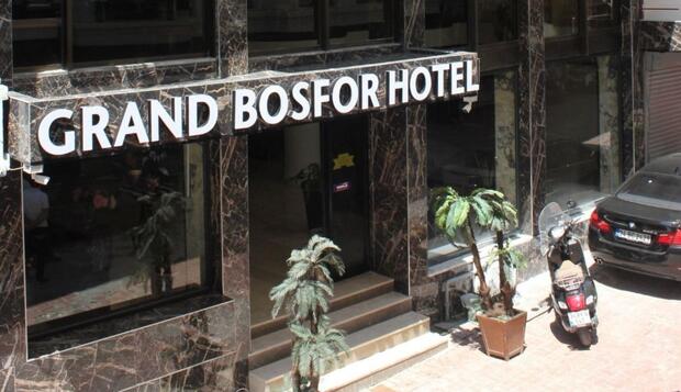 Grand Bosfor Hotel, İstanbul, Otelin Önü