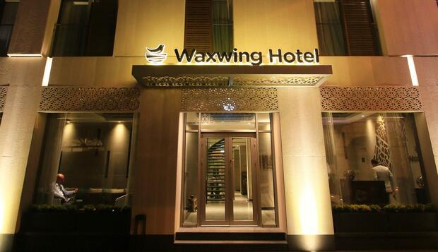 Görsel 2 : Waxwing Hotel, Antakya, Otelin Önü - Akşam/Gece