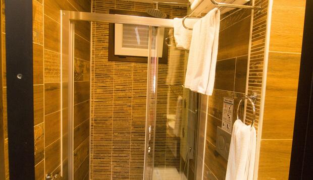 Görsel 14 : Incitta Otel, Seferihisar, Standard Tek Büyük Yataklı Oda, Banyo