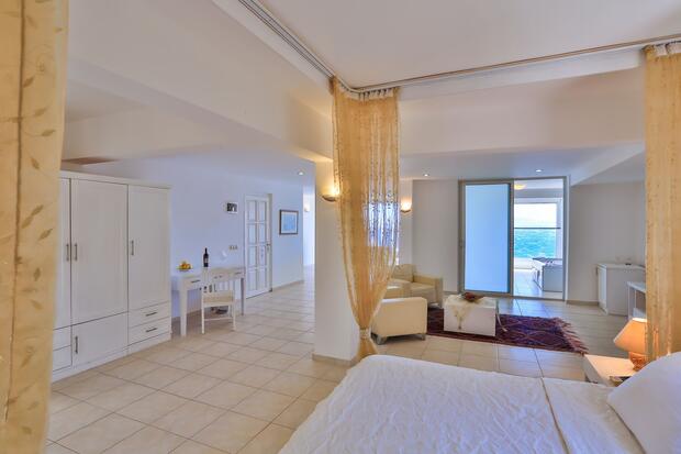 Deluxe Suit Panaromik Deniz Manzarali