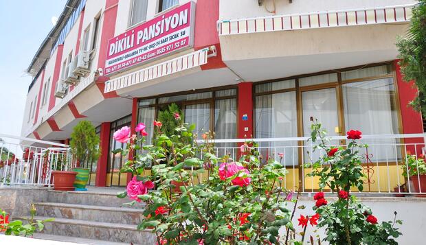 Görsel 1 : Dikili Pansiyon, Dikili, Otelin Önü
