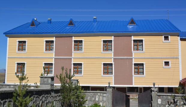 Görsel 1 : Sarikamis Kar Otel, Sarıkamış, Otelin Önü