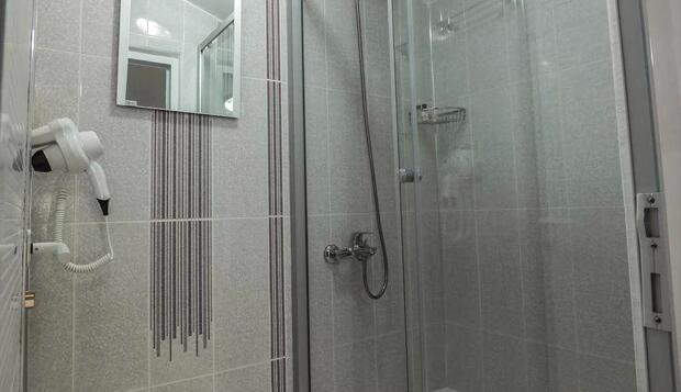Görsel 26 : Udi Hotel, Çanakkale, Standard Oda, 1 Çift Kişilik Yatak, Banyo