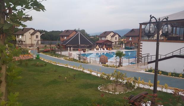Görsel 2 : Crystal Continental, Kartepe, Açık Yüzme Havuzu