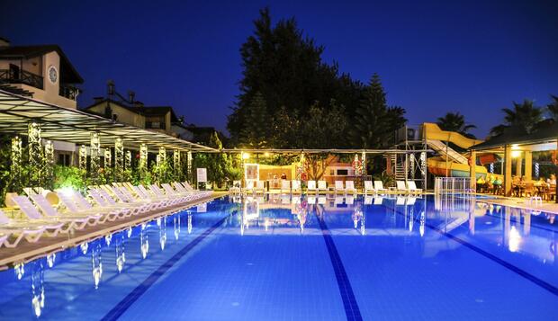 Görsel 1 : Belkon Hotel, Belek, Açık Yüzme Havuzu