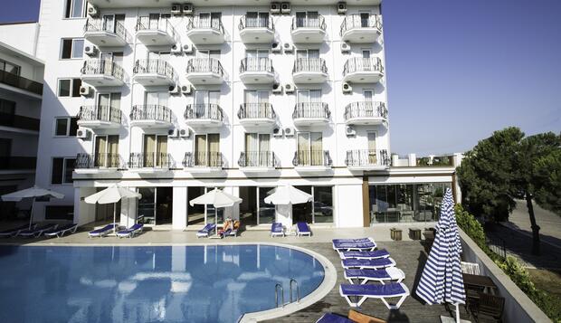 Görsel 14 : Ergin Hotel, Ayvalık, Açık Yüzme Havuzu