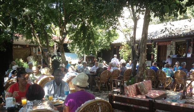 Görsel 2 : Boomerang Guesthouse, Selçuk, Açık Havada Yemek