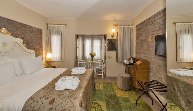 Görsel 2 : By Murat Royal Hotels, İstanbul, Deluxe Oda, Şehir Manzaralı, Oda
