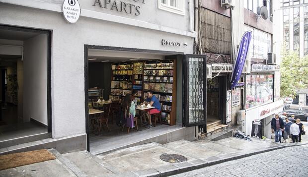 Görsel 1 : Karakoy Aparts, İstanbul, Otel Girişi