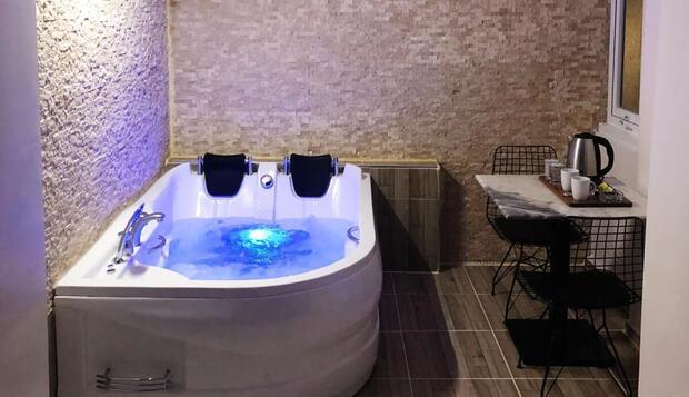 Istanbul Hotel &amp; Suites, İstanbul, Deluxe Stüdyo Süit, Jakuzi
