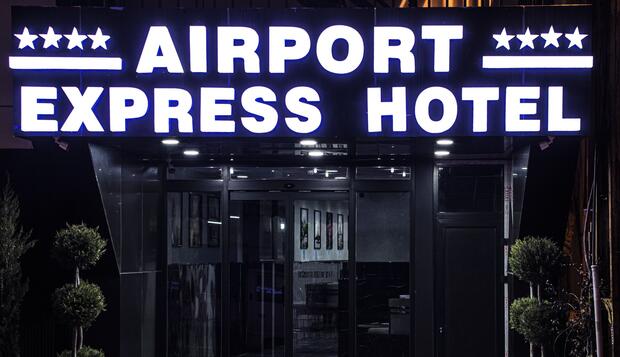 Istanbul Airport Express Hotel, Arnavutköy, Otelin Önü - Akşam/Gece