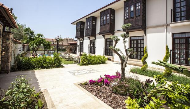 Görsel 2 : Livia Garden Hotel, Selçuk, Family Dört Kişilik Oda, Oda Manzarası