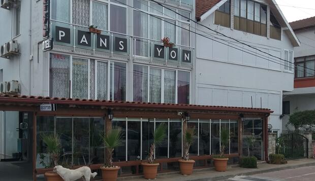 Görsel 1 : Kerpe Kervan Butik Hotel, Kandıra, Otelin Önü