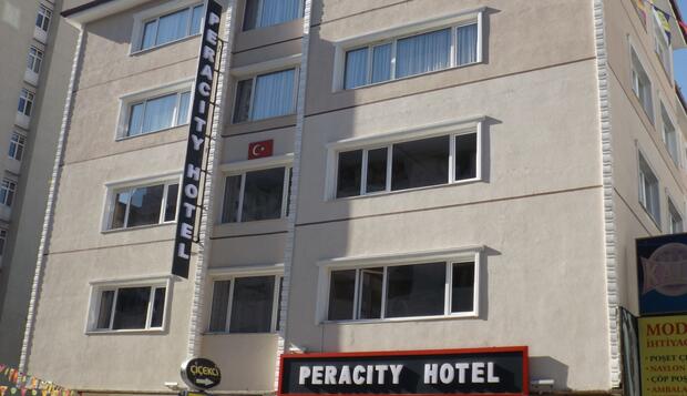 Görsel 1 : Peracity Hotel, Ankara, Otelin Önü