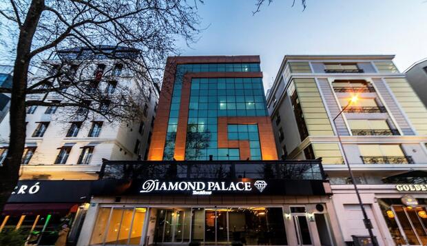 Görsel 1 : Diamond Palace Residence, Bursa, Otelin ön cephesi (akşam)