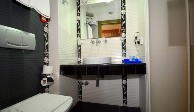 Görsel 17 : Hotel Istankoy Kusadasi, Kuşadası, Comfort Tek Büyük Yataklı Oda, Banyo