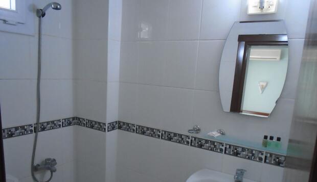 Görsel 19 : Didyma Apollon Hotel, Didim, Üç Kişilik Oda, Banyo