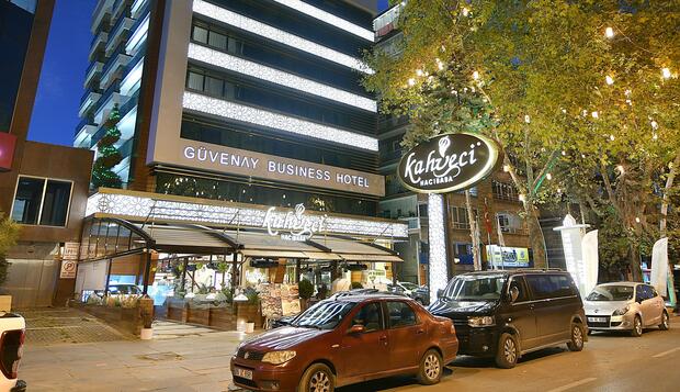 Görsel 2 : Guvenay Business Hotel, Ankara, Otelin Önü