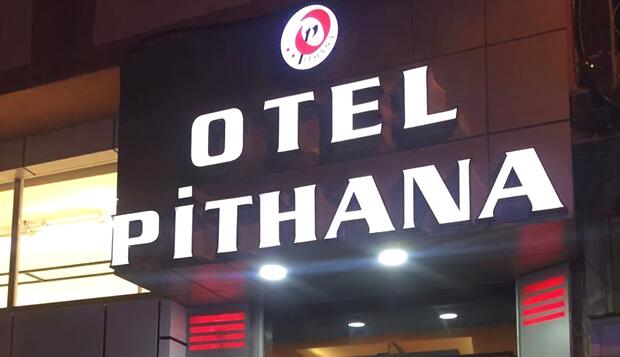 Görsel 1 : Pithana Hotel, Çorum, Otelin Önü - Akşam/Gece