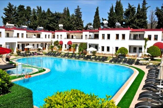 Club Cherry Hotel & Family Suites