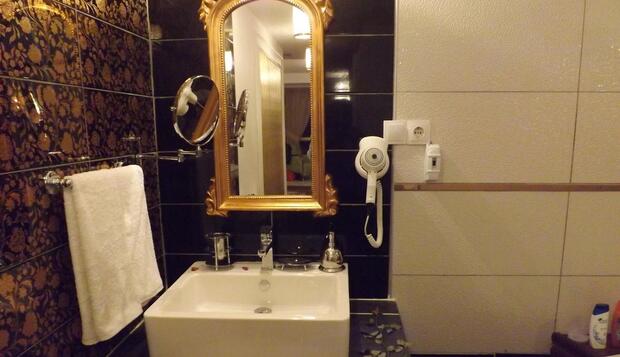 The Gala Palace Hotel, Kars, Standard Tek Büyük Yataklı Oda, Banyo Lavabosu