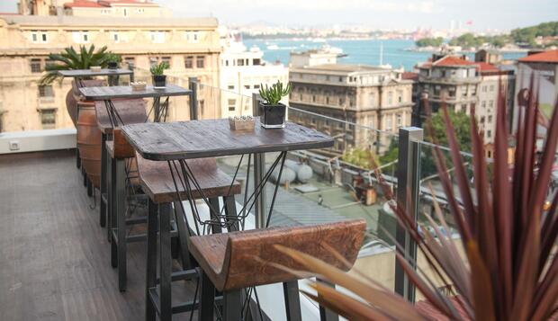 Görsel 2 : The House Hotel Karakoy, İstanbul, Teras/Veranda