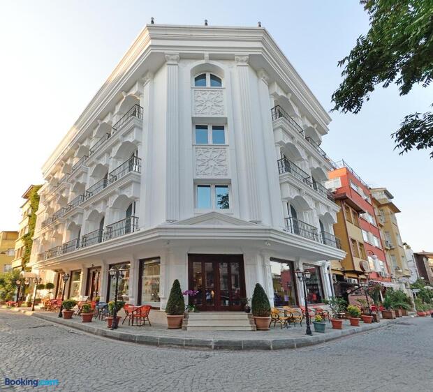 Görsel 2 : The Magnaura Palace Hotel - İstanbul - Bina