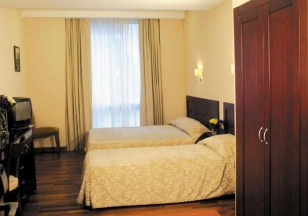 Görsel 11 : Grand Esen Hotel - İstanbul - Yatak Odası