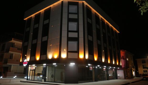 Celebi Home Suit Otel, Erzincan, Otelin Önü - Akşam/Gece