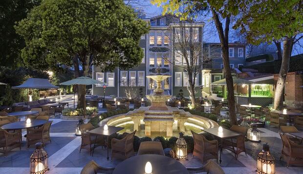 Görsel 1 : Hagia Sofia Mansions Istanbul, Curio Collection by Hilton, İstanbul, Bahçe