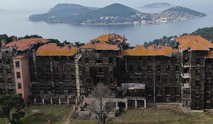 Büyükadada Görülmesi Gereken Tarihi Yapılar