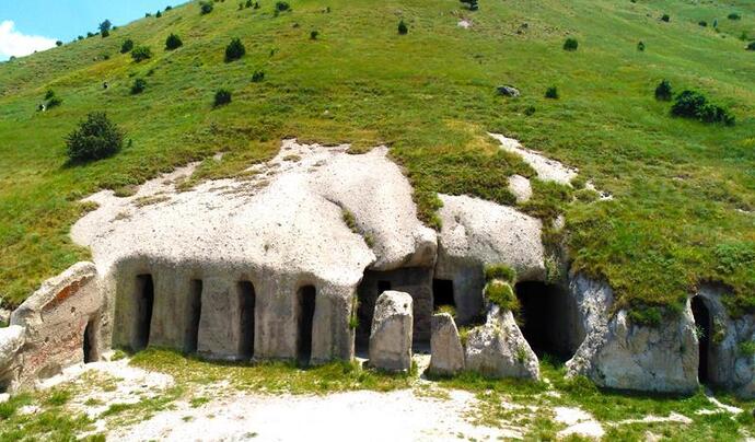 Yedikapılar Manastırı