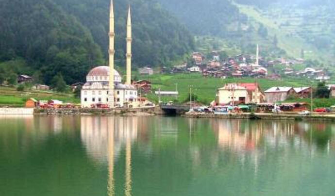 Uzungöl Camii