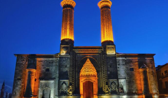 Çifte Minareli Medrese