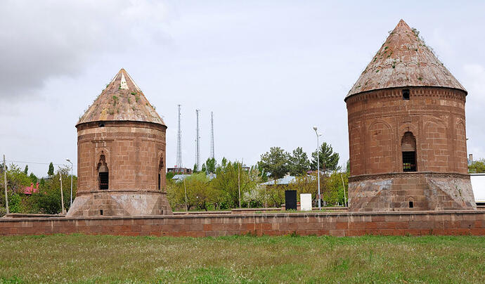 Ahlat Çifte Kümbet