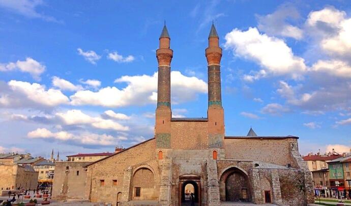 Sivas Çifte Minareli Medrese