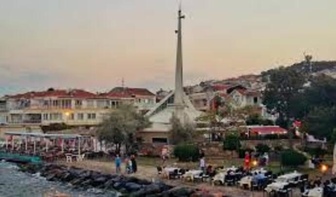 Kınalıada Camii